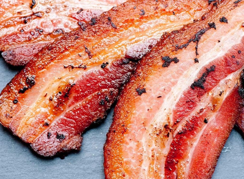 40-aliments-malsains-apres-40-ans-et-plus-santé-alimentation-bacon